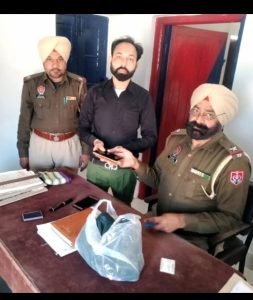 पंजाब 05 मार्च 2024* चौकी सीडफार्म प्रभारी राजवीर सिंह ने ईमानदारी की मिसाल पेश की