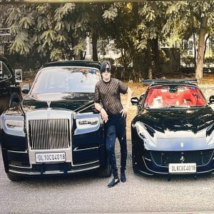 कानपुर01मार्च24*बंशीधर तंबाकू के यहां 15 घण्टे के बाद भी छापेमारी जारी, मिलीं 50 करोड़ की कारें