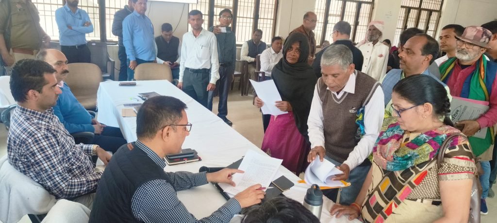 कानपुर नगर02मार्च24*डीएम की अध्यक्षता में सम्पूर्ण समाधान का आयोजन किया गया कानपुर नगर02मार्च24*डीएम की अध्यक्षता में सम्पूर्ण समाधान का आयोजन किया गया