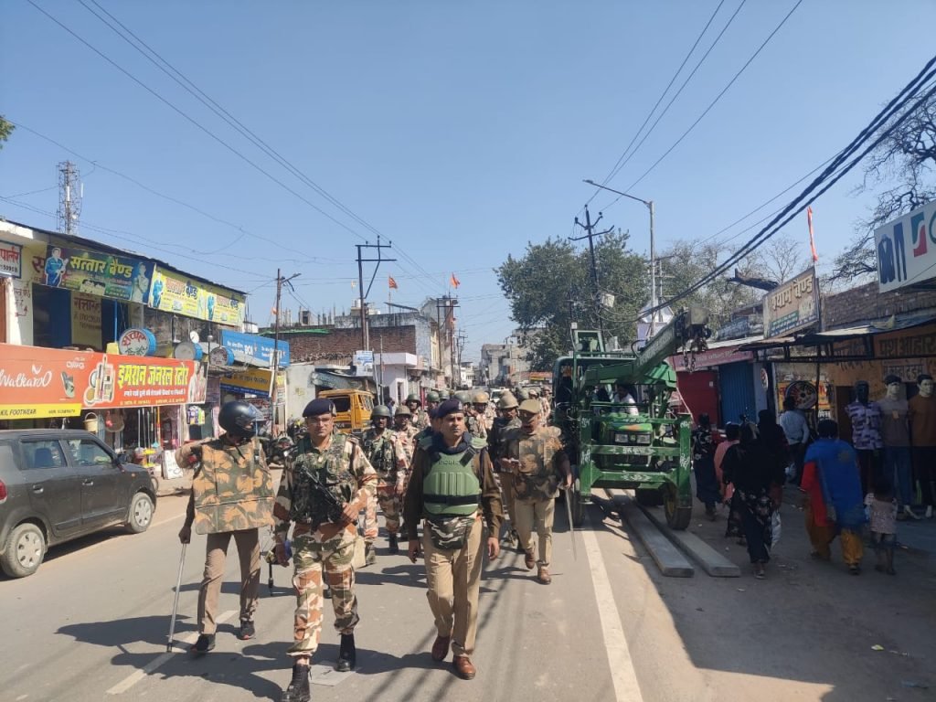 कानपुर07मार्च24*लोकसभा चुनाव दृष्टिगत पैदल गश्त कर आम जनता को सुरक्षा का भरोसा दिलाया।