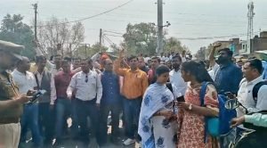 कौशाम्बी18मार्च24*मुजफ्फरनगर में शिक्षक की हत्या से आक्रोशित शिक्षकों ने किया उग्र प्रदर्शन*