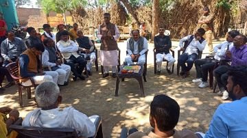 कौशाम्बी05मार्च24*पूर्व सांसद में बैठक कर किया जनसंपर्क*