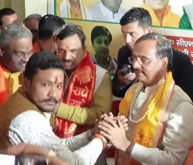 कानपुर नगर10मार्च24*पूर्व उप मुख्यमंत्री दिनेश शर्मा के कानपुर पहुंचने पर हुआ भव्य स्वागत। कानपुर नगर10मार्च24*पूर्व उप मुख्यमंत्री दिनेश शर्मा के कानपुर पहुंचने पर हुआ भव्य स्वागत।