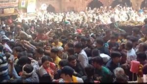 मथुरा10मार्च24*ठा. बांकेबिहारी मंदिर में उमड़ा भक्तों का सैलाब*