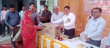 कौशाम्बी14मार्च24*विश्वकर्मा श्रम सम्मान लाभार्थियों को सीडीओ ने दिया टूलकिट* कौशाम्बी14मार्च24*विश्वकर्मा श्रम सम्मान लाभार्थियों को सीडीओ ने दिया टूलकिट*