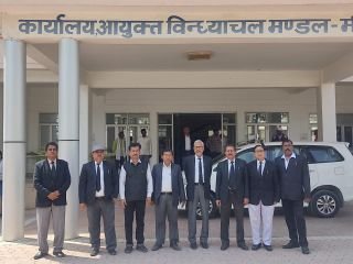 मिर्जापुर14मार्च25*जीएसटी कार्यालय स्थानांतरित होने का आश्वासन मिलने पर अधिवक्ताओं में हर्ष।