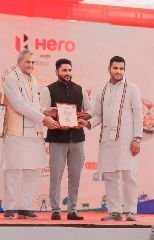 मथुरा14मार्च24*सर्वश्रेष्ठ प्रधान के पुरस्कार से पुरस्कृत किया गया।