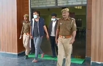 कौशाम्बी15मार्च24*पुलिस का बर्खास्त सिपाही था मास्टर माइंड एसटीएफ के सामने किया सरेंडर,एक अन्य साथी भी गिरफ्तार*