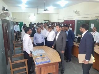 बाराबंकी15मार्च24*मंडलायुक्त ने निर्वाचन की तैयारियों का लिया जायजा बाराबंकी15मार्च24*मंडलायुक्त ने निर्वाचन की तैयारियों का लिया जायजा