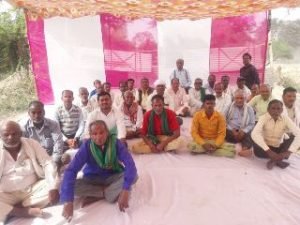 बाराबंकी16मार्च24*अधिशाषी अभियंता के आश्वासन पर समाप्त हुआ किसान यूनियन का धरना