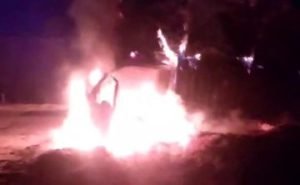 बाराबंकी17मार्च24*अज्ञात कारणों से लगी आग, धू-धू कर जल गया भूसा लदा हाफ डाला