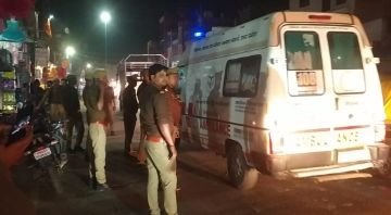 कौशाम्बी17मार्च24*जाम में फंसी एम्बुलेंस को चौकी इंचार्ज ने दिलाया रास्ता*