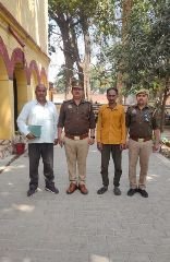 बाराबंकी17मार्च24*क्षेत्राधिकारी के निर्देशन में टिकैतनगर पुलिस ने टॉप टेन-वन वारंटी को किया गिरफ्तार बाराबंकी17मार्च24*क्षेत्राधिकारी के निर्देशन में टिकैतनगर पुलिस ने टॉप टेन-वन वारंटी को किया गिरफ्तार