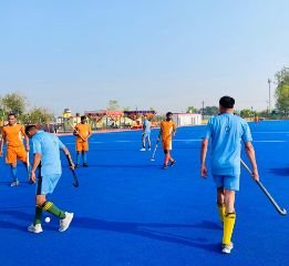 बाराबंकी20मार्च24*पीएसी ग्राउंड में चल रहे हाकी मैच में 27 वीं वाहिनी रायबरेली का दबदबा