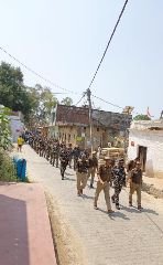 कौशाम्बी21मार्च24*अर्धसैनिक बल के साथ पइंसा पुलिस ने किया फ्लैग मार्च*