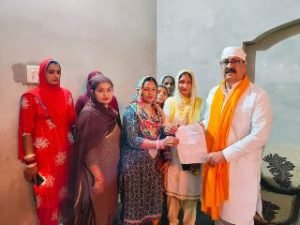 पंजाब23मार्च24*भत्ता जारी करवाने की मांग को लेकर आप हल्का इंचाज अरूण नारंग से मिली आशा वर्कर्ज*