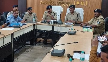 अनूपपुर म0प्र023मार्च24*कदमसरा गांव के दोहरी हत्या का आरोपी अनूपपुर पुलिस द्वारा 24 घंटे में गिरफ्तार* अनूपपुर म0प्र023मार्च24*कदमसरा गांव के दोहरी हत्या का आरोपी अनूपपुर पुलिस द्वारा 24 घंटे में गिरफ्तार*
