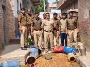 कौशाम्बी24मार्च24*शराब भट्टी पर पुलिस का छापा*