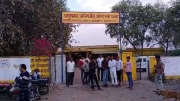 राजस्थान24मार्च24झालावाड़ ज़िले में डंपर से कुचलकर पांच लोगों की हत्या*... राजस्थान24मार्च24झालावाड़ ज़िले में डंपर से कुचलकर पांच लोगों की हत्या*...