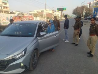 मथुरा24मार्च24*चुनाव आयोग के निर्देशानुसार पुलिस की कारो के लिए सख्त चेकिंग ।। मथुरा24मार्च24*चुनाव आयोग के निर्देशानुसार पुलिस की कारो के लिए सख्त चेकिंग ।।