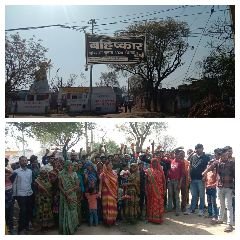 औरैया24मार्च24*पुसौली के ग्रामीणों ने सड़क नहीं तो वोट नहीं का बैनर लगा की नारेबाजी*