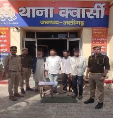अलीगढ़26मार्च24*क्वार्सी पुलिस ने चोरी की घटना का किया खुलासा