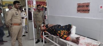 हरदोई30मार्च24*ट्रक ने बाइक सवार को मारी टक्कर, बृद्धा का कटा पैर