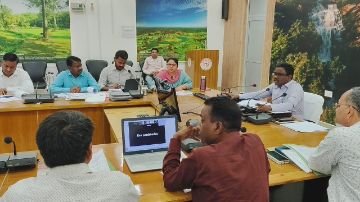 मिर्जापुर30मार्च24*सम्भावित सूखा प्रभावित क्षेत्रो में पानी की समस्या का हो प्राथमिकता से समाधान -मण्डलायुक्त*