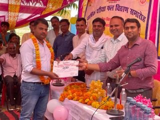 कौशाम्बी30मार्च24*प्राथमिक विद्यालय सुरसेना में वार्षिक उत्सव के अवसर पर वितरित किया गया प्रमाण पत्र* कौशाम्बी30मार्च24*प्राथमिक विद्यालय सुरसेना में वार्षिक उत्सव के अवसर पर वितरित किया गया प्रमाण पत्र*