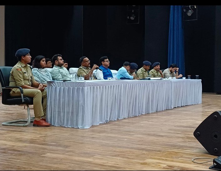 भागलपुर बिहार*आयुक्त महोदय ने सेक्टर पदाधिकारीयों को दिए निर्देश* भागलपुर बिहार*आयुक्त महोदय ने सेक्टर पदाधिकारीयों को दिए निर्देश*