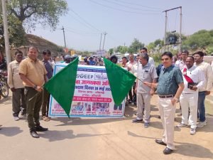 कौशाम्बी08अप्रैल24*मतदाता जागरूकता बाइक रैली को सीडीओ ने किया रवाना*