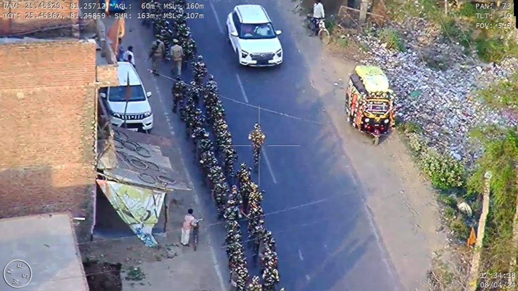 कौशाम्बी08अप्रैल24*पैरामिलिट्री फोर्स के साथ महेवाघाट थाना क्षेत्रांतर्गत एरिया डोमिनेशन*