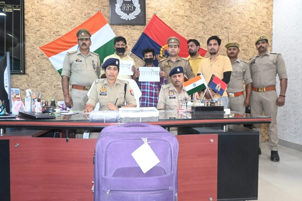 औरैया 15 अप्रैल 24*अवैध 22 किलो गांजा के साथ दो आरोपितों को दिबियापुर पुलिस ने किया गिरफ्तार औरैया 15 अप्रैल 24*अवैध 22 किलो गांजा के साथ दो आरोपितों को दिबियापुर पुलिस ने किया गिरफ्तार