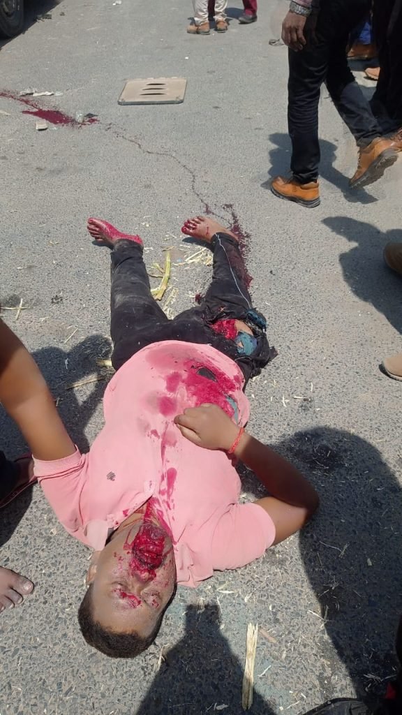 गोपालगंज28अप्रैल24*बिहार में चुनावी ड्यूटी पर निकली पुलिस बस और ट्रक में हुई भीषण टक्कर, दो जवान की हुई मौत, कई घायल