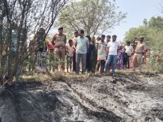 बाराबंकी05अप्रैल24*तेज आग की लपटों में 100 वर्षीय वृद्ध महिला सहित खाद सामग्री और नगदी जलकर राख