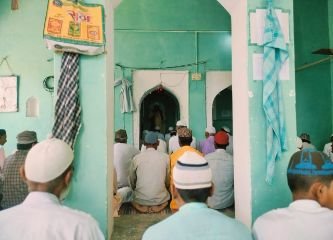 झाँसी05अप्रैल24*ग्राम भण्डरा एवं खिलारा में माहे रमजान में रोजेदारों ने अलविदा जुमा की नमाज अदा की। झाँसी05अप्रैल24*ग्राम भण्डरा एवं खिलारा में माहे रमजान में रोजेदारों ने अलविदा जुमा की नमाज अदा की।