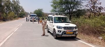 अनूपपुर06अप्रैल24*जिला परिवहन अधिकारी सुरेंद्र सिंह गौतम के नेतृत्व में लोकसभा चुनाव के मध्दे नजर वाहनों की संघन परीक्षण जारी