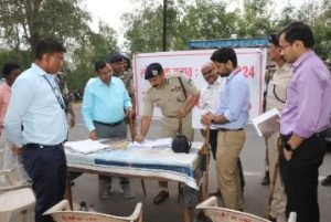 अनूपपुर06अप्रैल24*छत्तीसगढ़ राज्य की सीमा से लगे अंतर्राज्यीय संयुक्त जांच नाकों का निरीक्षण किया।