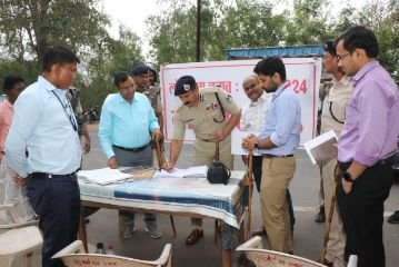अनूपपुर06अप्रैल24*छत्तीसगढ़ राज्य की सीमा से लगे अंतर्राज्यीय संयुक्त जांच नाकों का निरीक्षण किया। अनूपपुर06अप्रैल24*छत्तीसगढ़ राज्य की सीमा से लगे अंतर्राज्यीय संयुक्त जांच नाकों का निरीक्षण किया।