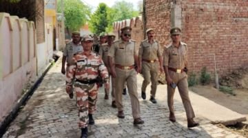 कौशाम्बी07अप्रैल24*कौशाम्बी पुलिस ने मणिपुर स्टेट आर्म्ड पुलिस के साथ किया पैदल मार्च*