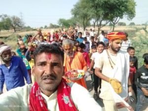 कौशाम्बी08अप्रैल24*सिर पर कलश रखकर आनंदी माता के भक्तों ने निकाली भव्य कलाश यात्रा*