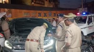 कौशाम्बी08अप्रैल24*सीओ चायल ने ट्रैफिक सीओ के साथ लगाया वाहन चेकिंग*