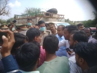 बाँदा12अप्रैल24*झांड़ियों में मिला हलवाई का शव बाँदा12अप्रैल24*झांड़ियों में मिला हलवाई का शव