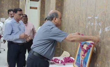 कौशाम्बी14अप्रैल24*डॉ0 भीमराव अम्बेडकर के चित्र पर डीएम ने किया माल्यार्पण* कौशाम्बी14अप्रैल24*डॉ0 भीमराव अम्बेडकर के चित्र पर डीएम ने किया माल्यार्पण*