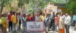 कानपुर16अप्रैल24*मतदाता जगरुकता नारों के साथ स्कूली बच्चों ने निकाली रैली l
