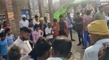 कौशाम्बी21अप्रैल24*बारात के दौरान जमकर चले लाठी डंडे* कौशाम्बी21अप्रैल24*बारात के दौरान जमकर चले लाठी डंडे*