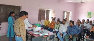 कौशाम्बी22अप्रैल24*मास्टर ट्रेनरों द्वारा मतदान कार्मिकों को सामान्य एवं ईवीएम का दिया गया प्रशिक्षण* कौशाम्बी22अप्रैल24*मास्टर ट्रेनरों द्वारा मतदान कार्मिकों को सामान्य एवं ईवीएम का दिया गया प्रशिक्षण*