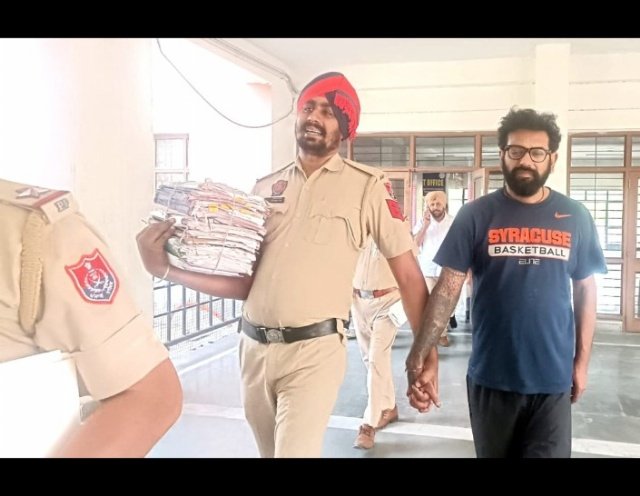 पंजाब 16 मई 2024* नगर थाना पुलिस ने नीरज अरोड़ा को फिर किया गिरफ्तार पंजाब 16 मई 2024* नगर थाना पुलिस ने नीरज अरोड़ा को फिर किया गिरफ्तार