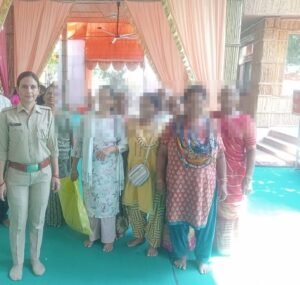 मथुरा 25 मई 2024* ऑपरेशन जागृति” अभियान के अन्तर्गत थाना महावन पुलिस द्वारा ऑपरेशन जागृति" कार्यक्रम आयोजित कर किया गया जागरूक