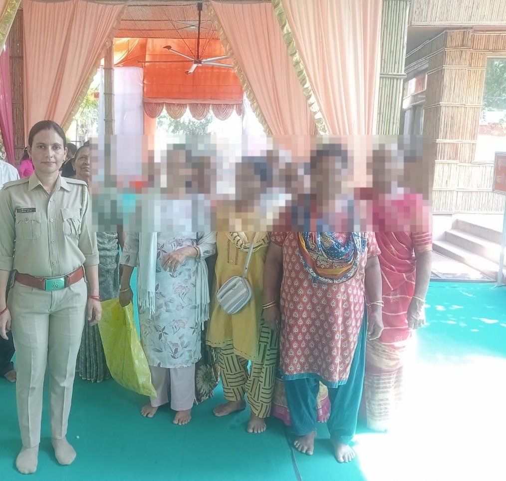 मथुरा 25 मई 2024* ऑपरेशन जागृति” अभियान के अन्तर्गत थाना महावन पुलिस द्वारा ऑपरेशन जागृति" कार्यक्रम आयोजित कर किया गया जागरूक